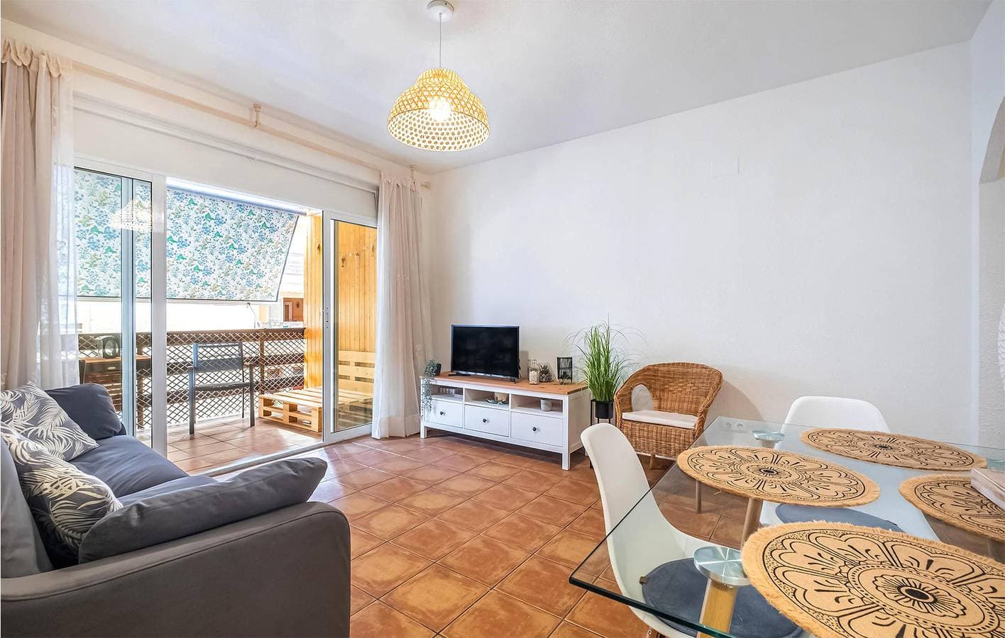 Foto 4 von 24: Apartment mit Meerblick, Pool und Terrasse