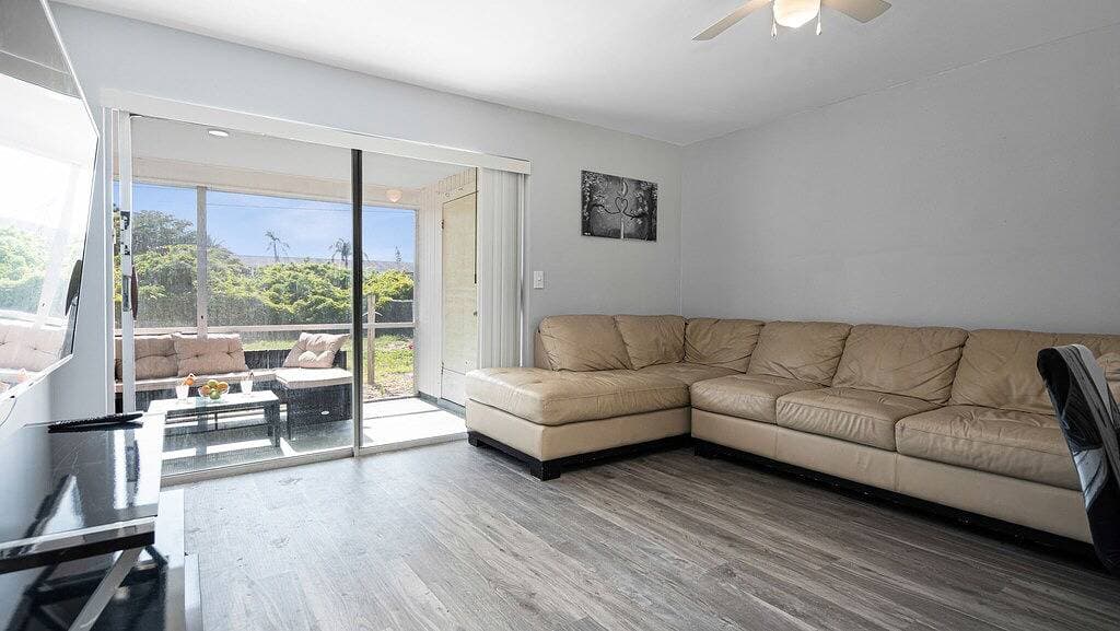 2 bed/2bath unit close to yacht club Cape Coral 1