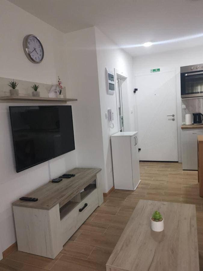 Foto 5 von 11: Triple Room with Bathroom