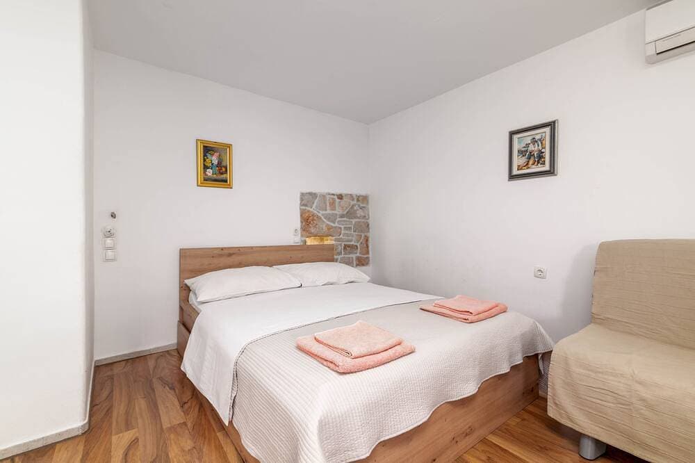 Foto 2 von 12: Studio Appartement mit Terrasse Basanija, Umag