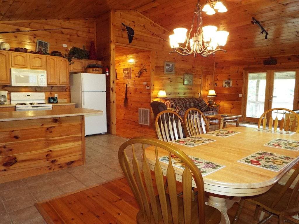 Foto 7 von 33: \"Sweet Life\" * Log Cabin auf Cosby Creek mit Wifi-
