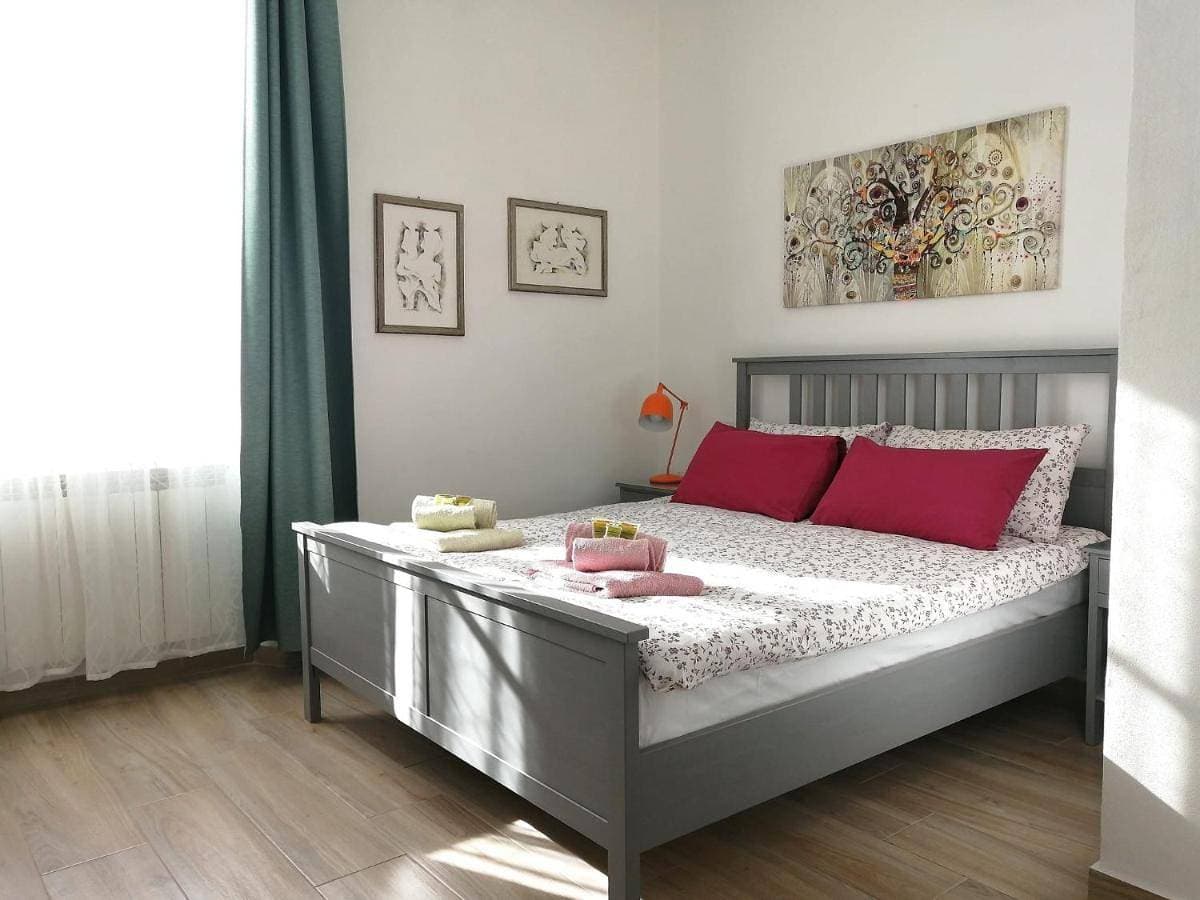 Casa Sansevera Lucca 1