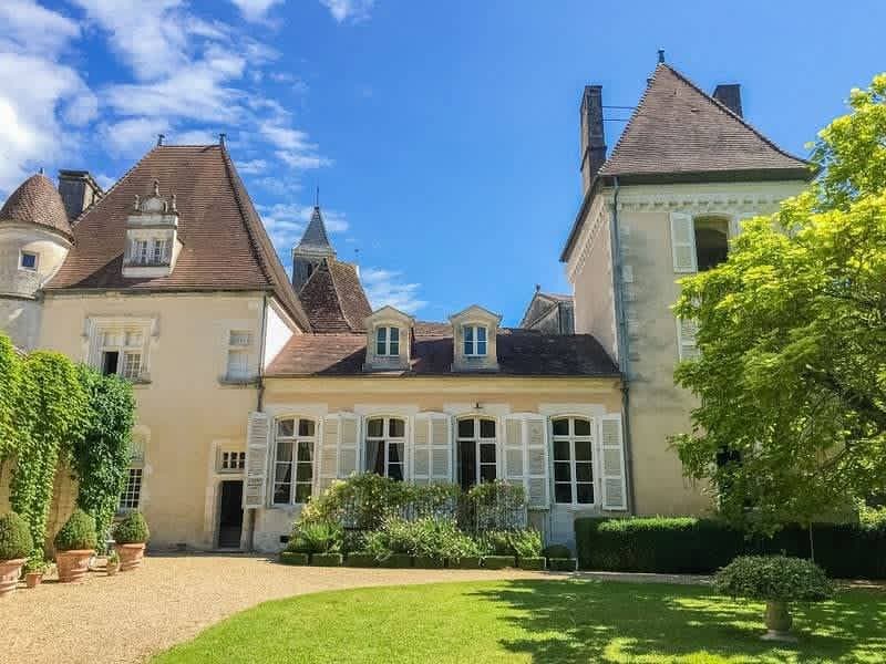 Schloss 377m² 1