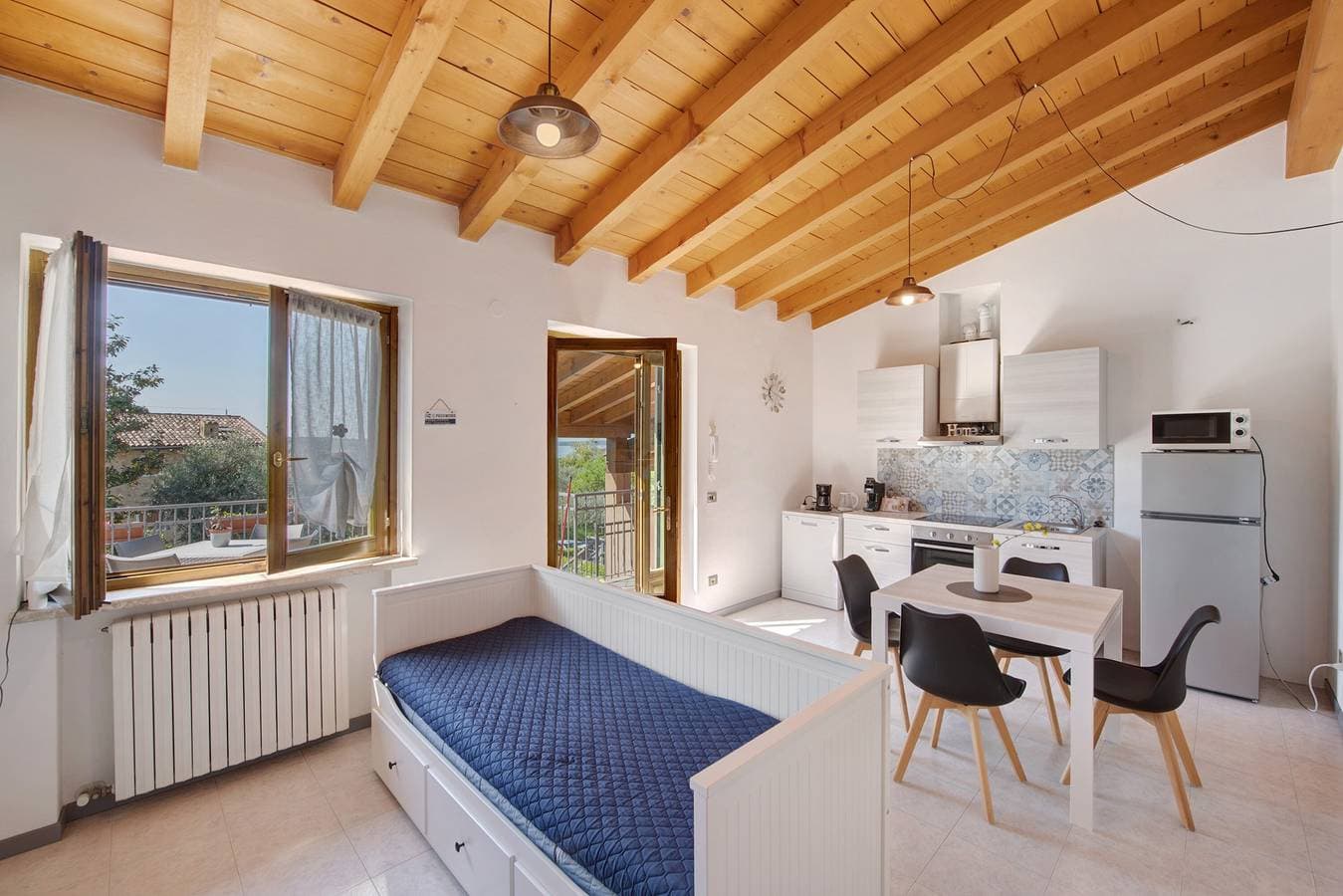 Foto 2 von 17: Ferienhaus 'Appartamenti Villa Fiorito' mit Blick auf den See, Wi-Fi und Klimaanlage