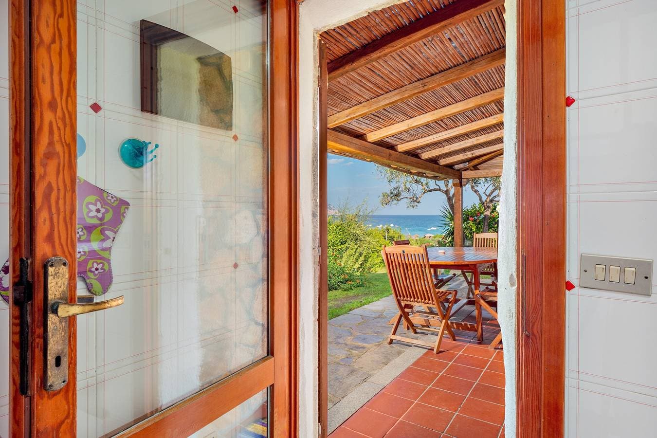 Foto 10 von 25: Landhaus Porto Taverna, 80 m vom Strand entfernt, mit privater Terrasse und Garten
