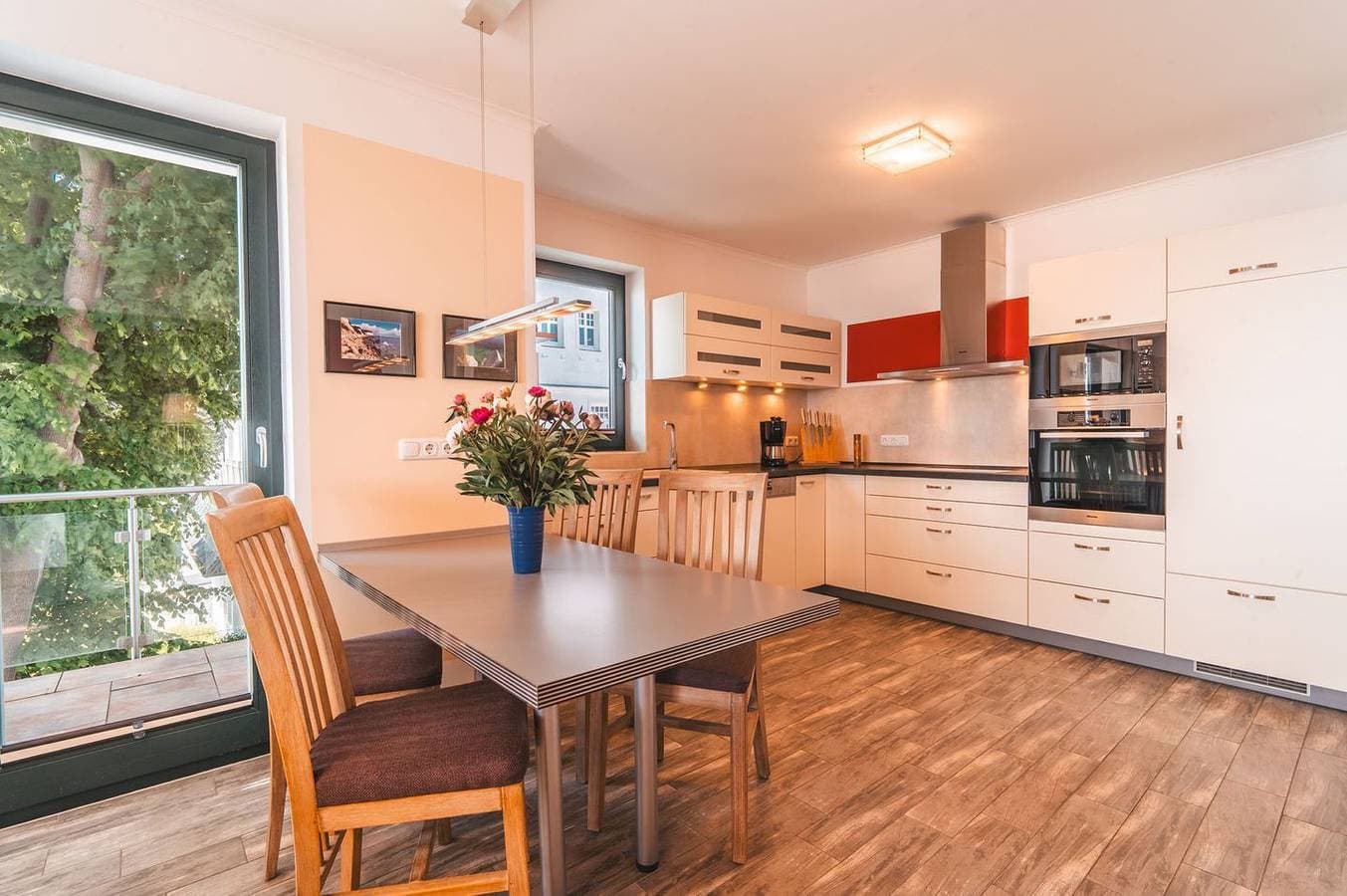 Foto 11 von 28: Villa Friede-Marie, App. Ostseeweitblick -großer Balkon und traumhaften Meeblick