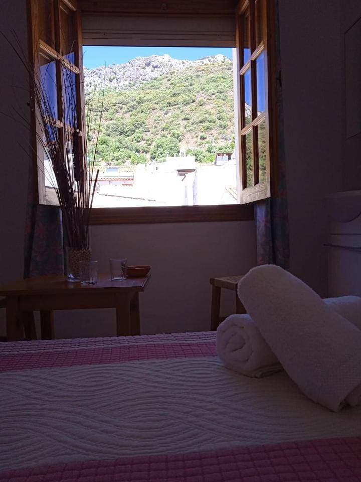 Foto 7 von 21: Double Room with Shared Bathroom