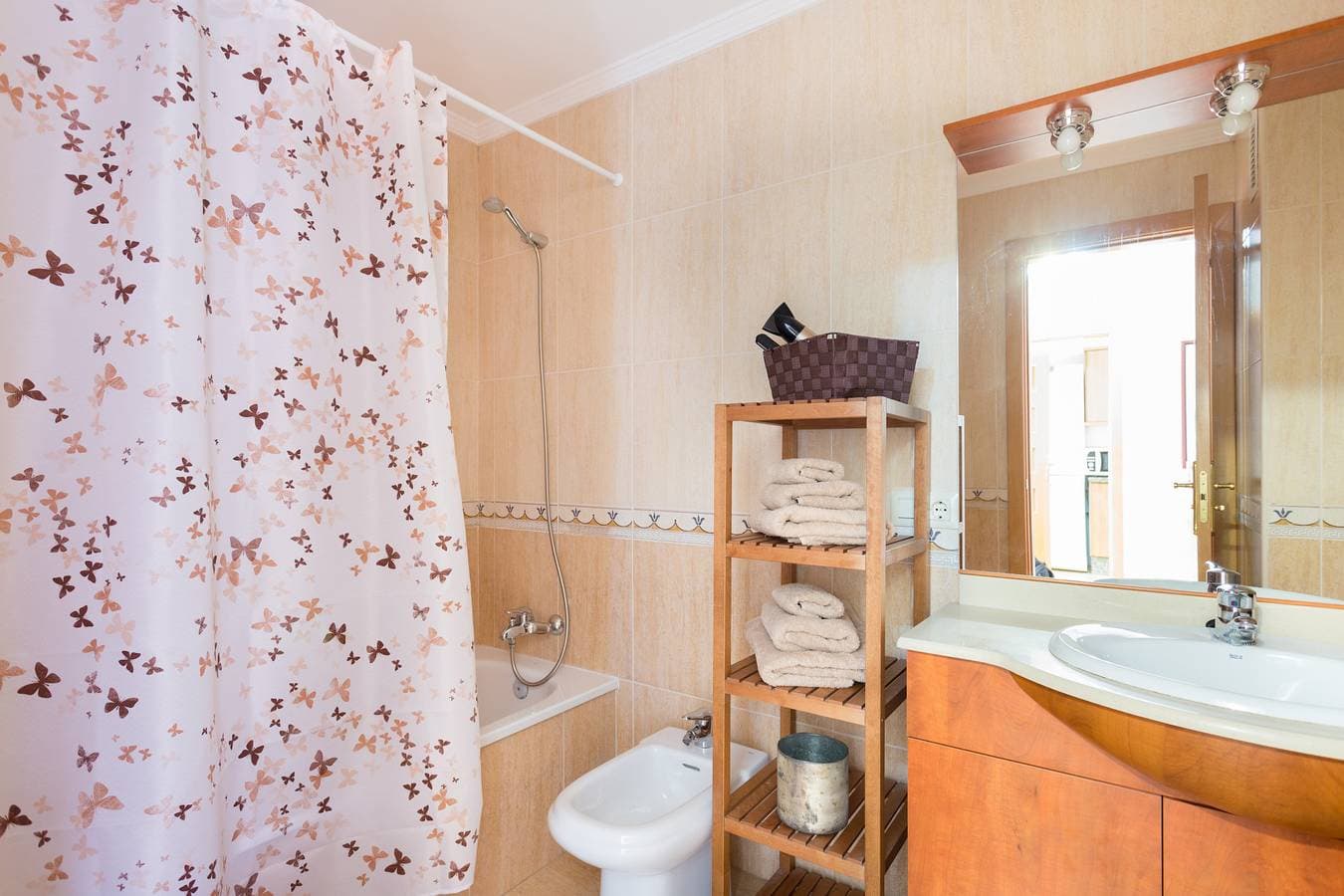 Foto 12 von 21: Ferienwohnung mit Pool, Meerblick und gratis fiber W-Lan