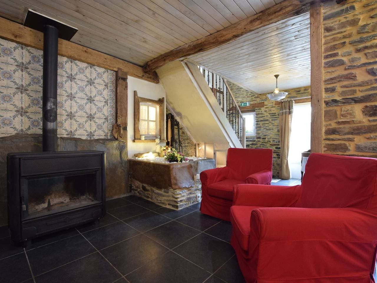 Schönes Ferienhaus mit Garten in Jehonville 1