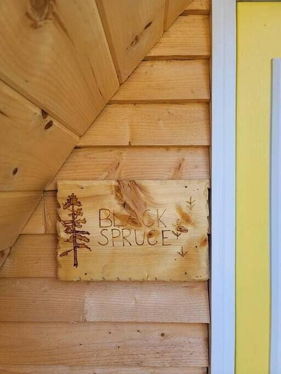 Foto 7 von 7: Black Spruce Camping Pod at The Spruces