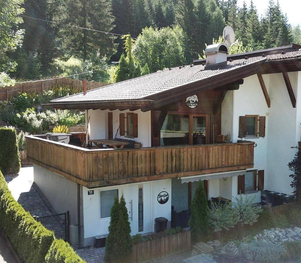 Chalet La Bosch, 7-persoons luxe eigen woning met privétuin 1