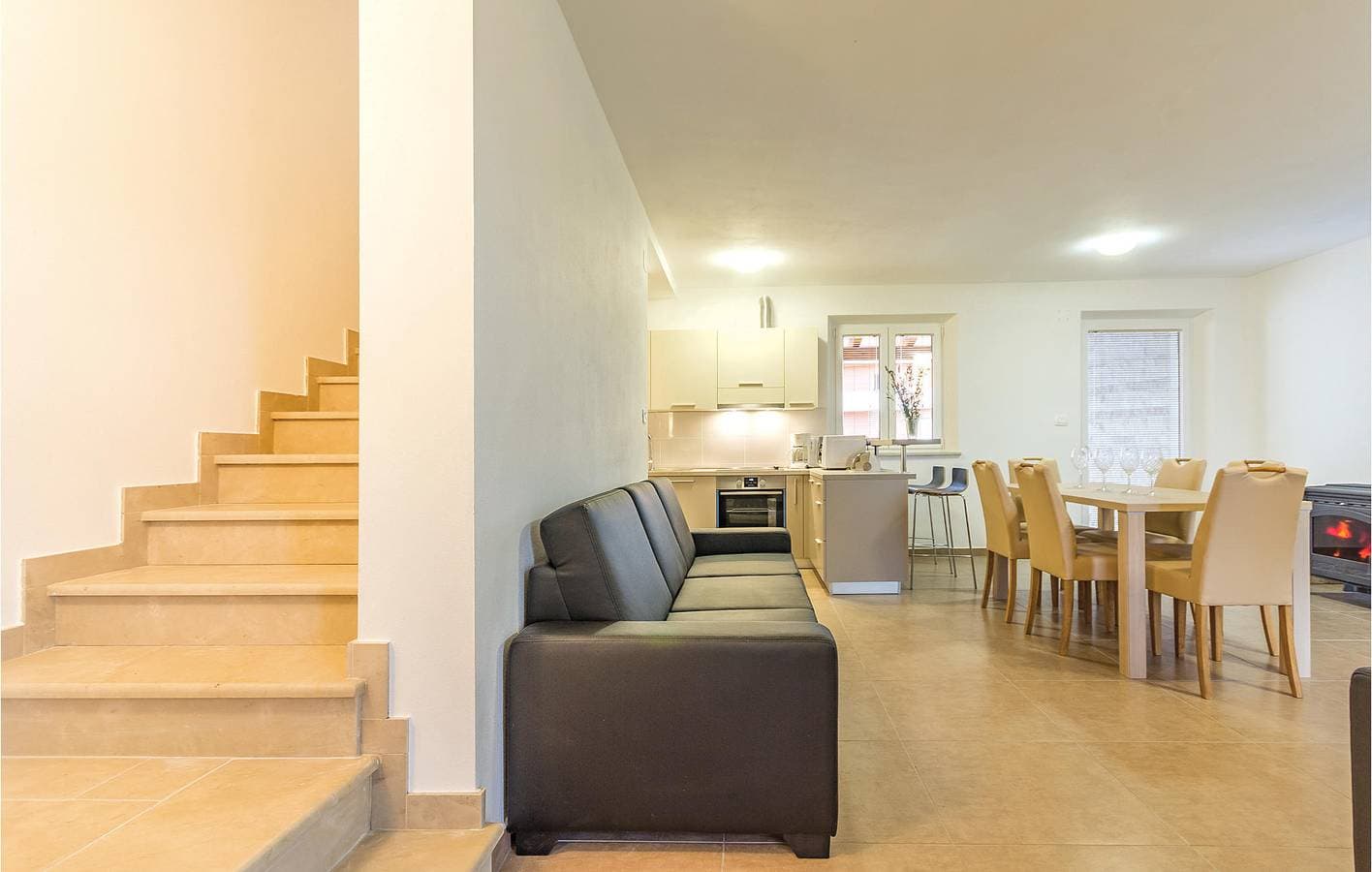 Foto 13 von 35: Modernes Apartment mit 2 Schlafzimmern, Pool und WLAN in der Nähe von Manjadvorci