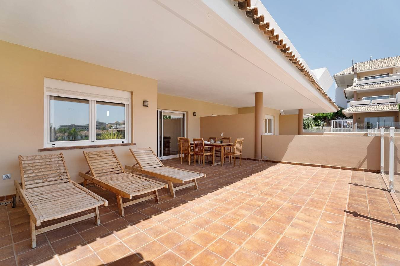 Foto 8 von 29: Ferienwohnung "Royal Marine Golf V" mit Meerblick, Gemeinschaftspool und WLAN