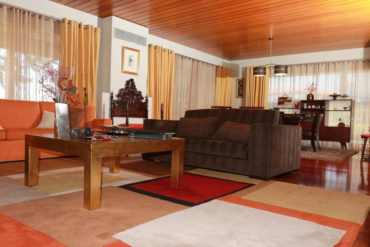 Consuls Residence 1