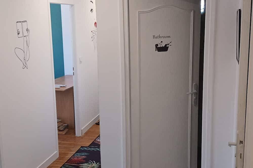Foto 5 von 6: 15 Min From Gare Pardieu, Single Rooms In Apartment