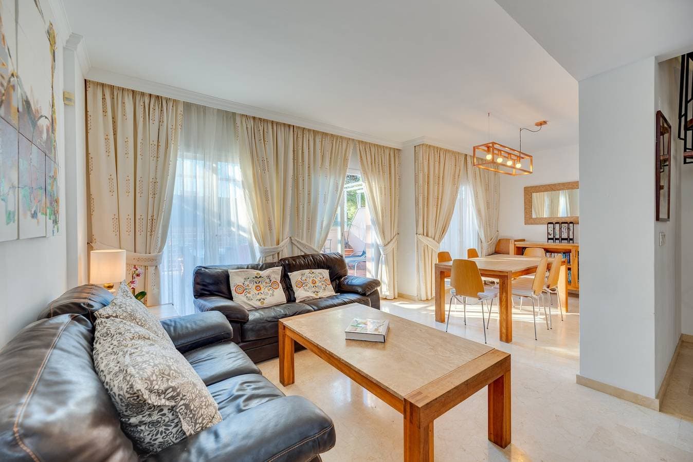 Foto 5 von 24: Ferienwohnung 'Penthouse in Elviria' mit Gemeinschaftspool, WLAN und Klimaanlage