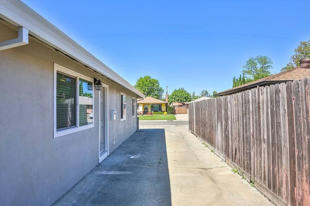 Modern private in desirable neighborhood 1