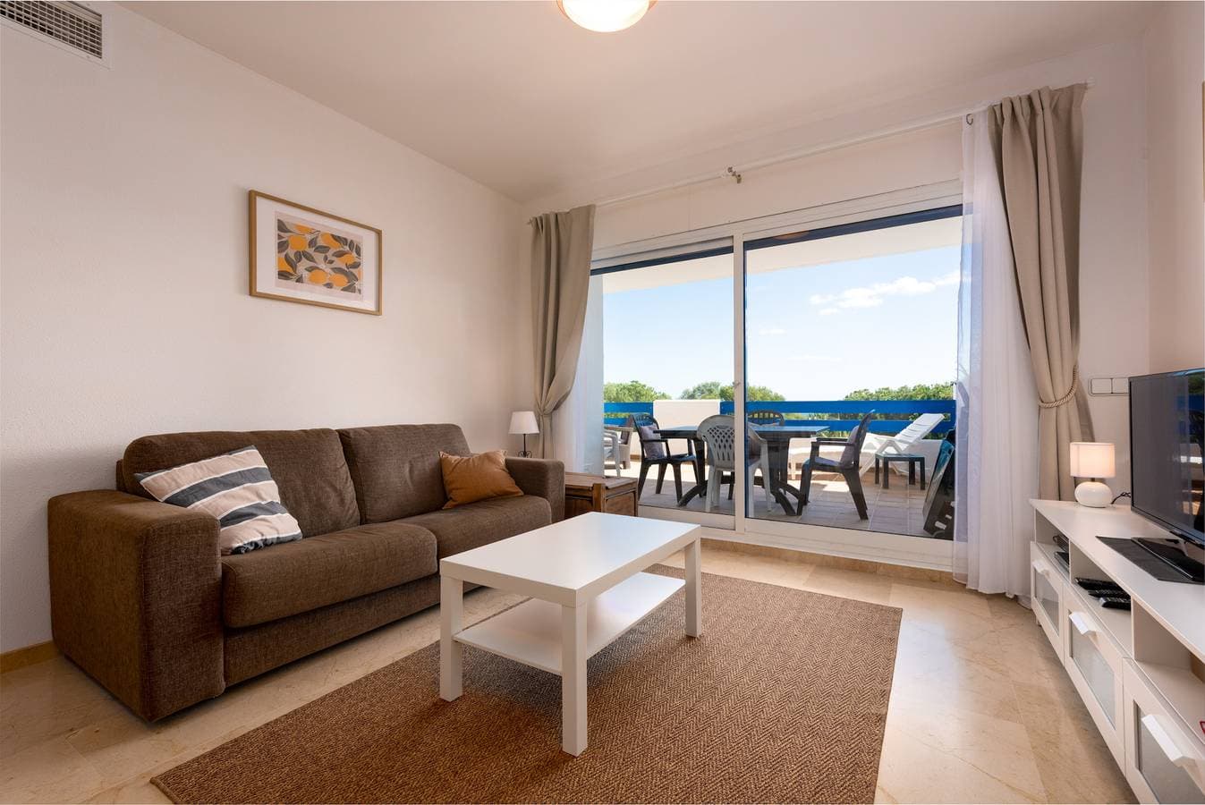 Foto 7 von 32: Duquesa Suites 2424 Azure Skyline