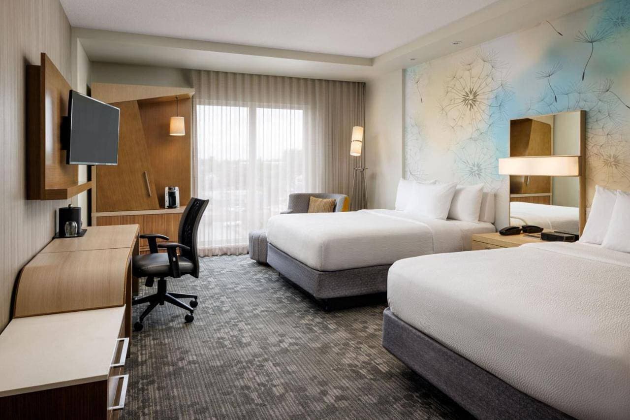 Foto 6 von 12: Queen Room with Two Queen Beds and City View