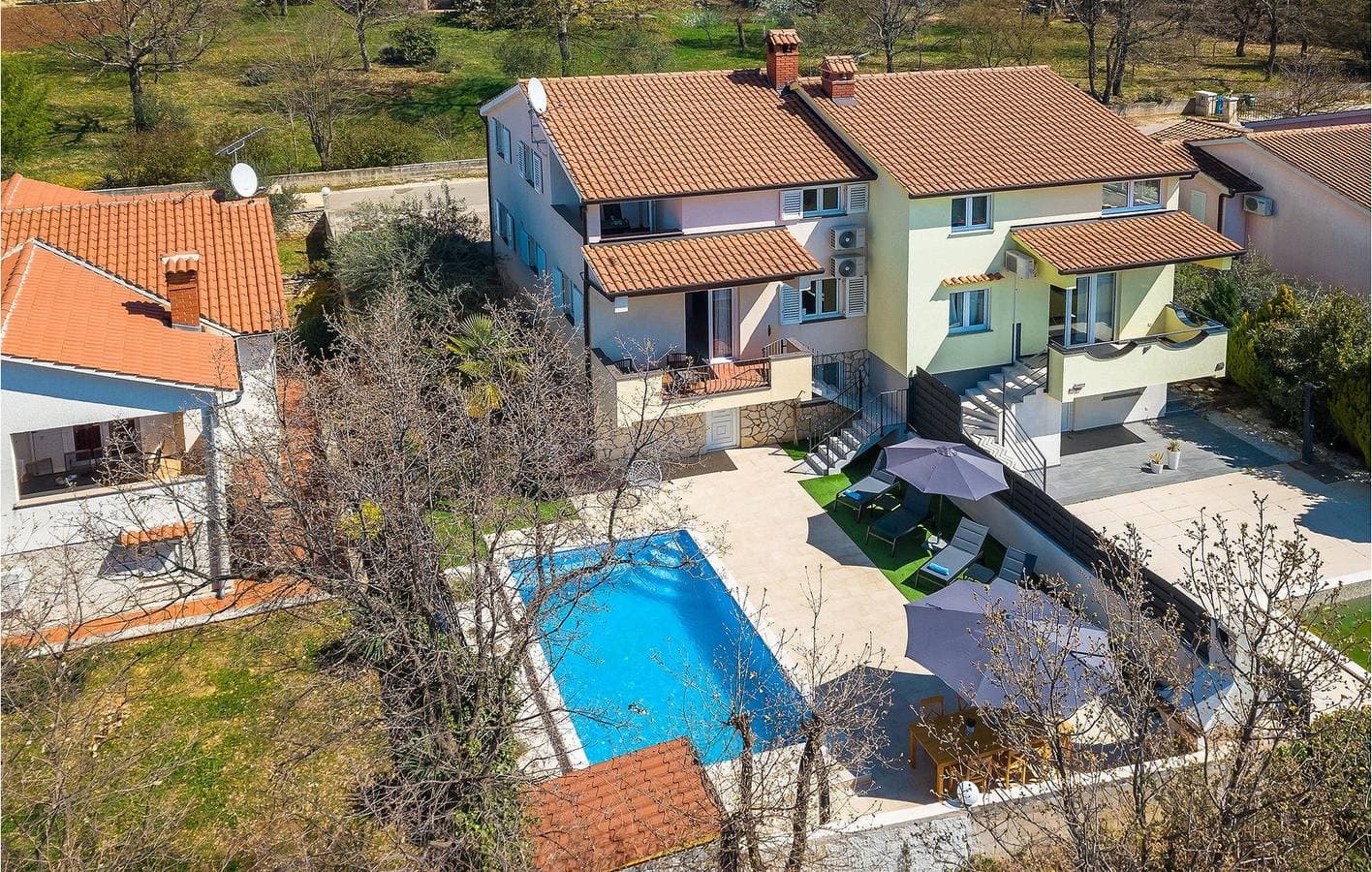 Foto 3 von 48: Charmantes Apartment mit einem Schlafzimmer und Pool in der Nähe der Sehenswürdigkeiten von Visnjan