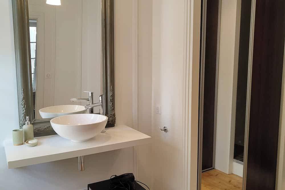 Foto 11 von 30: Large house with 14 beds, swimming pool overlooking vineyards between Blaye and Bordeaux