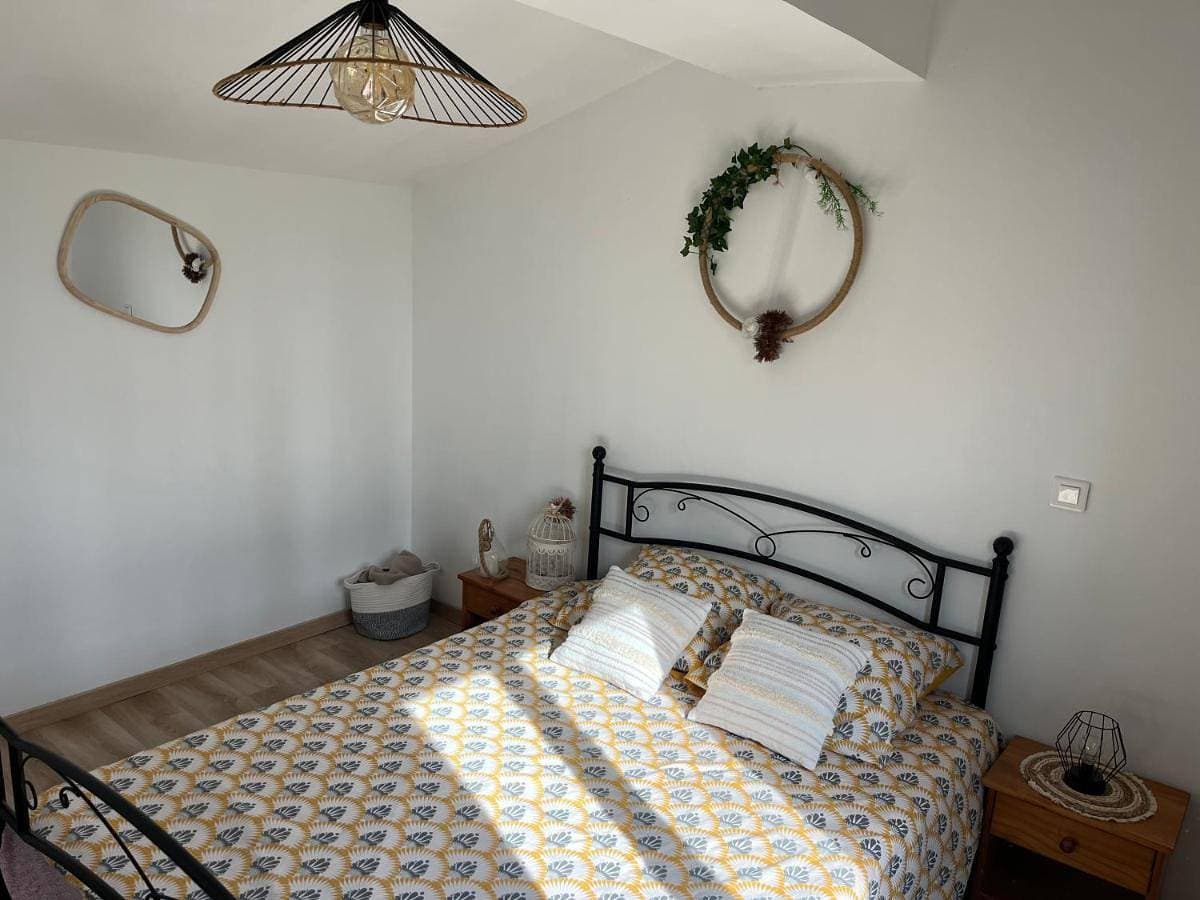 Chambre et salle de bain indépendantes 1