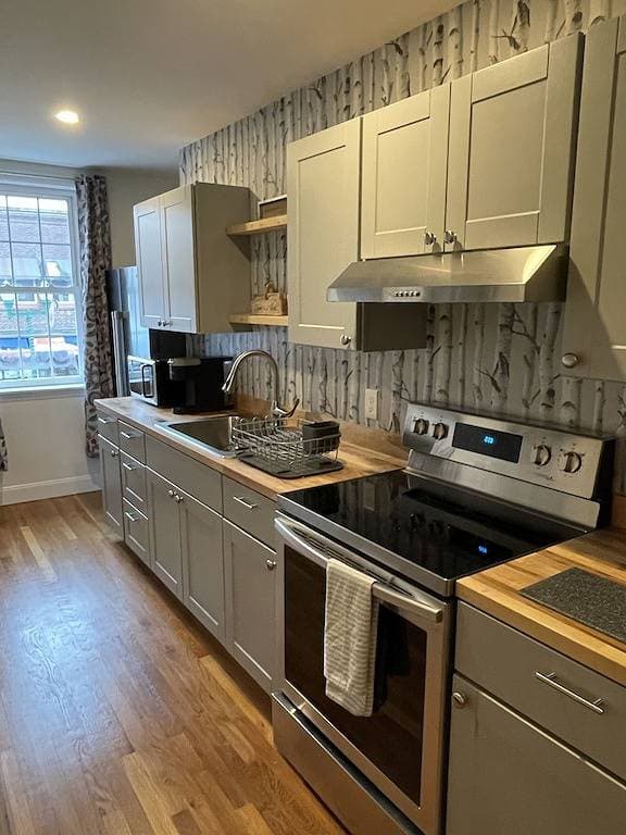 Newly renovated1 Bedroom 1 Bath in the Heart of Downtown Ellsworth. 1
