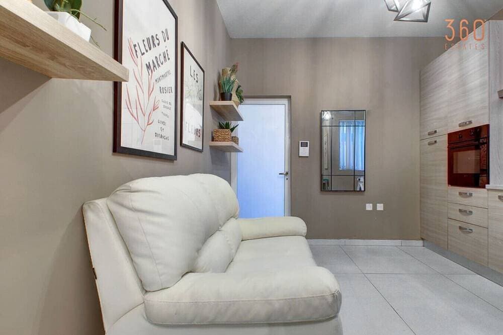 Foto 11 von 24: Cozy 1Br Apt in Gzira with WIFI, AC and comfy bed