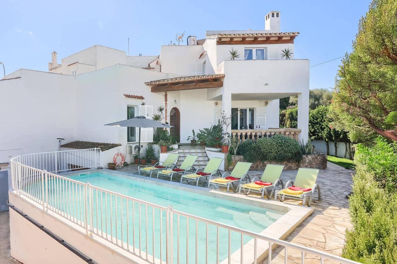 Foto 8 von 21: Villa für 6 Personen mit Garten