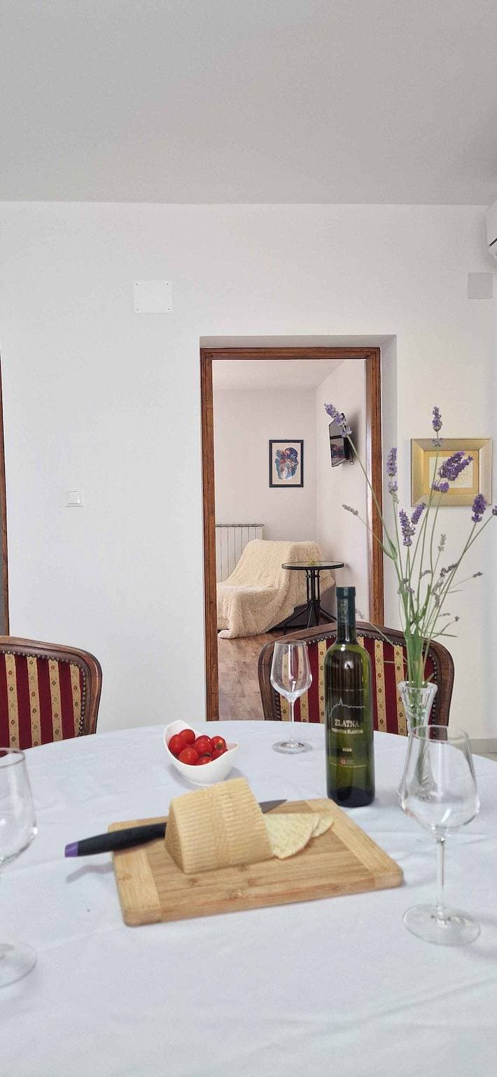 Foto 8 von 27: Ferienwohnung mit Terrasse und Klimaanlage