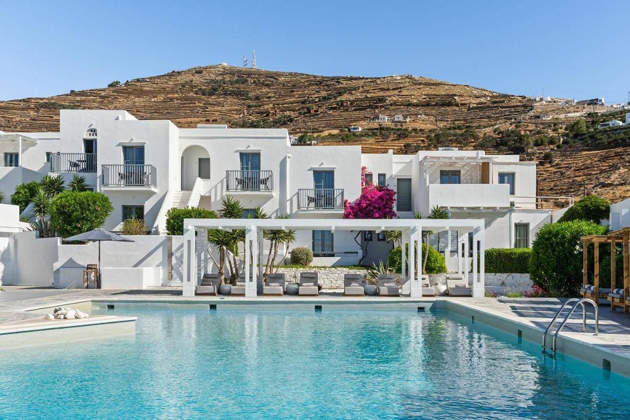 Mr and Mrs White Tinos 1