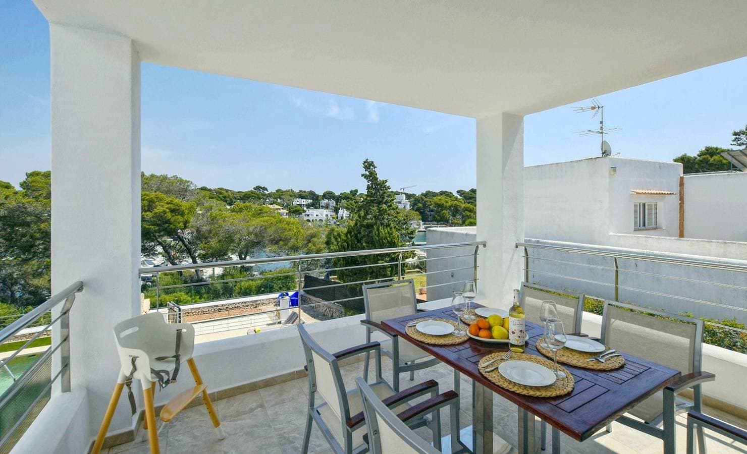 Foto 2 von 26: Ferienhaus 'Kanavayen Tres' mit Meerblick, WLAN und Klimaanlage