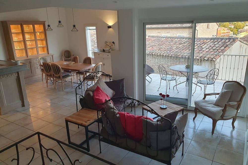 Charming duplex apartment in the heart of Provence 160m2 1