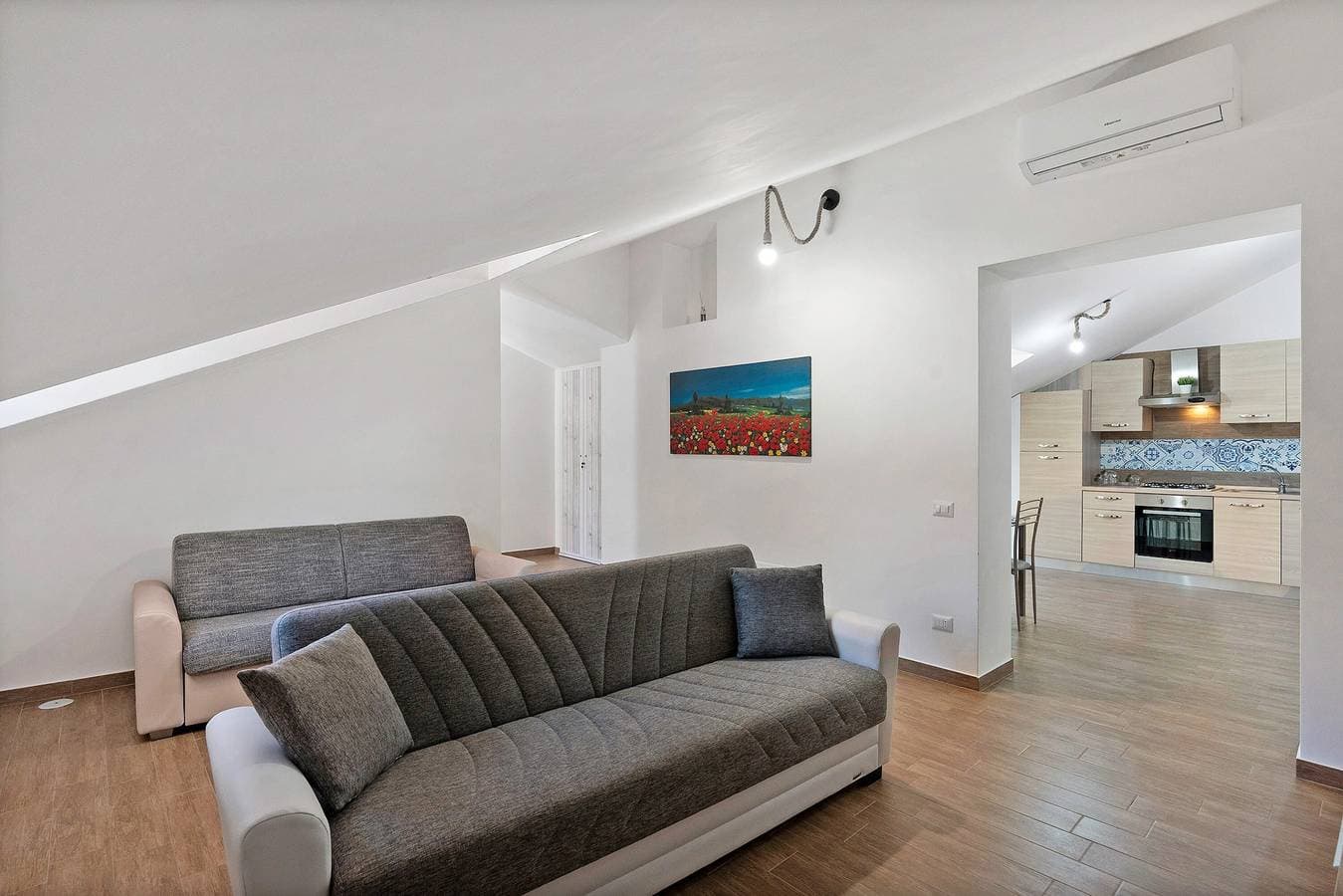 Foto 9 von 21: Ferienwohnung 'Alba' mit Bergblick, Wi-Fi und Klimaanlage