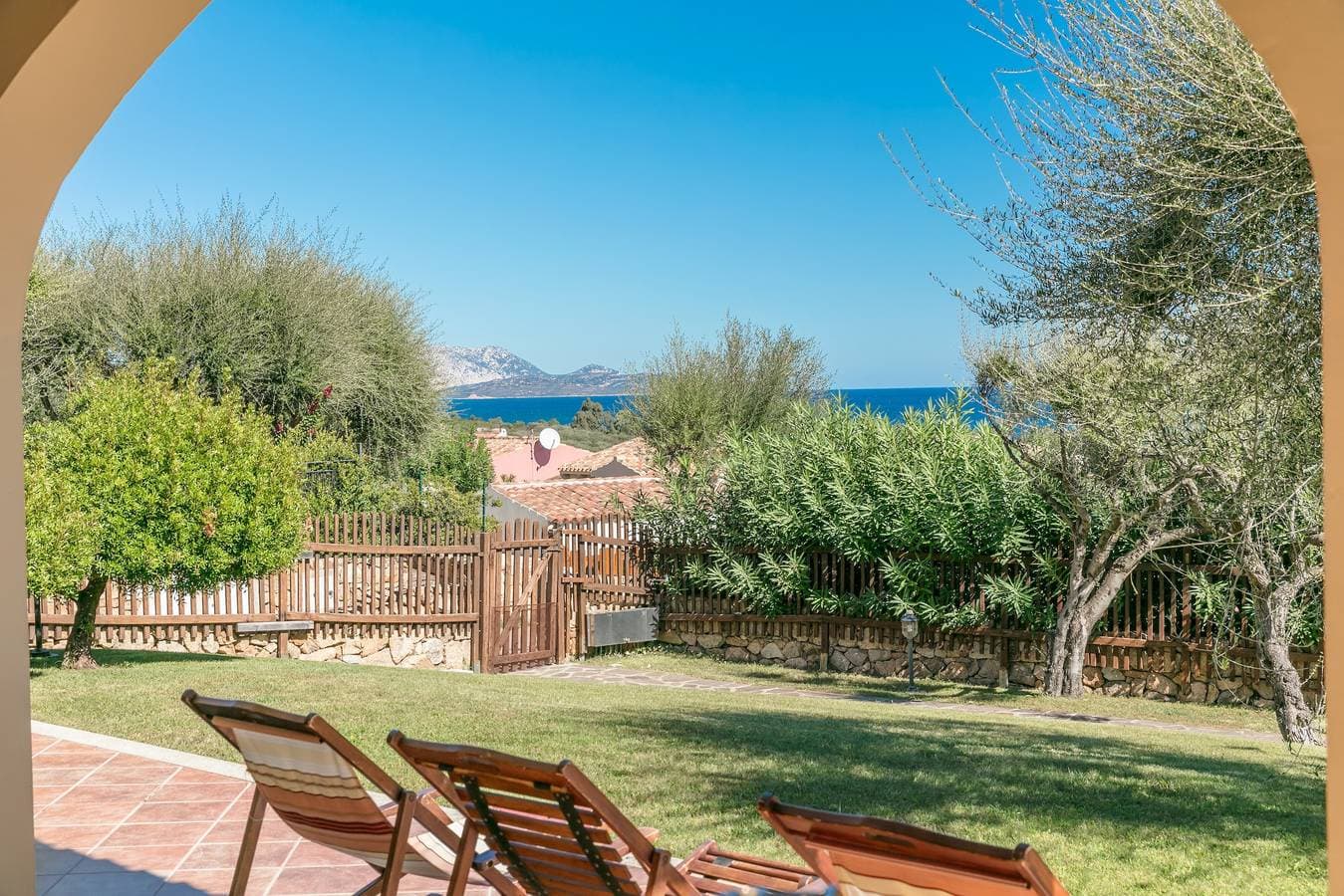 Foto 3 von 30: Traumhafte Ferienwohnung mit Meerblick - Villa Nina