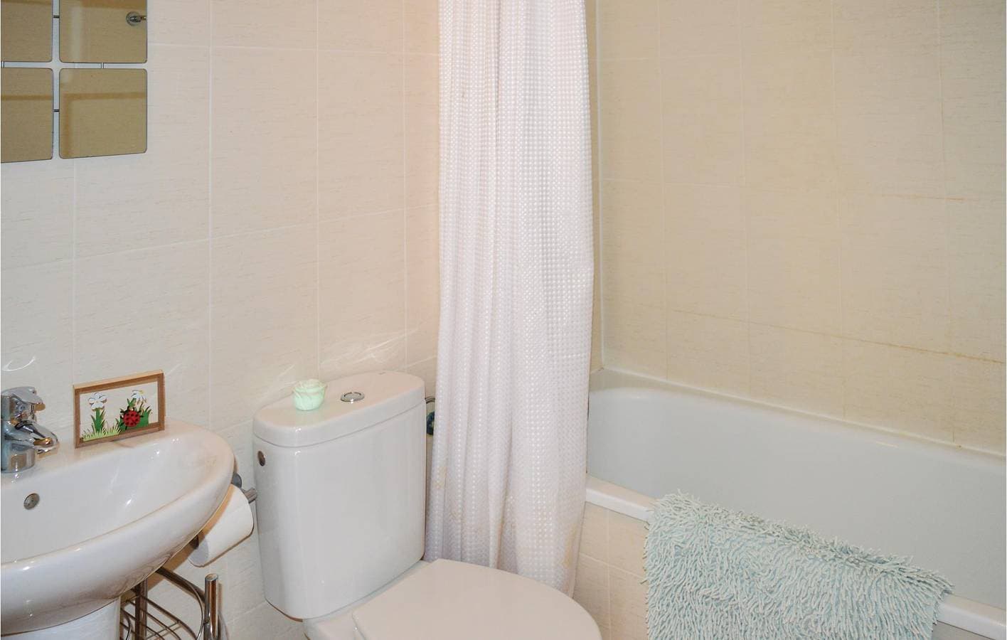 Foto 11 von 21: Gemütlicher Rückzugsort: 64 Quadratmeter großes Apartment mit Pool, Terrasse und Internet