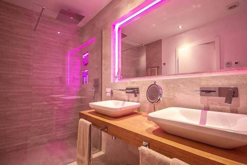 Foto 6 von 23: Modern exclusive Villa with Pool and Mountain View