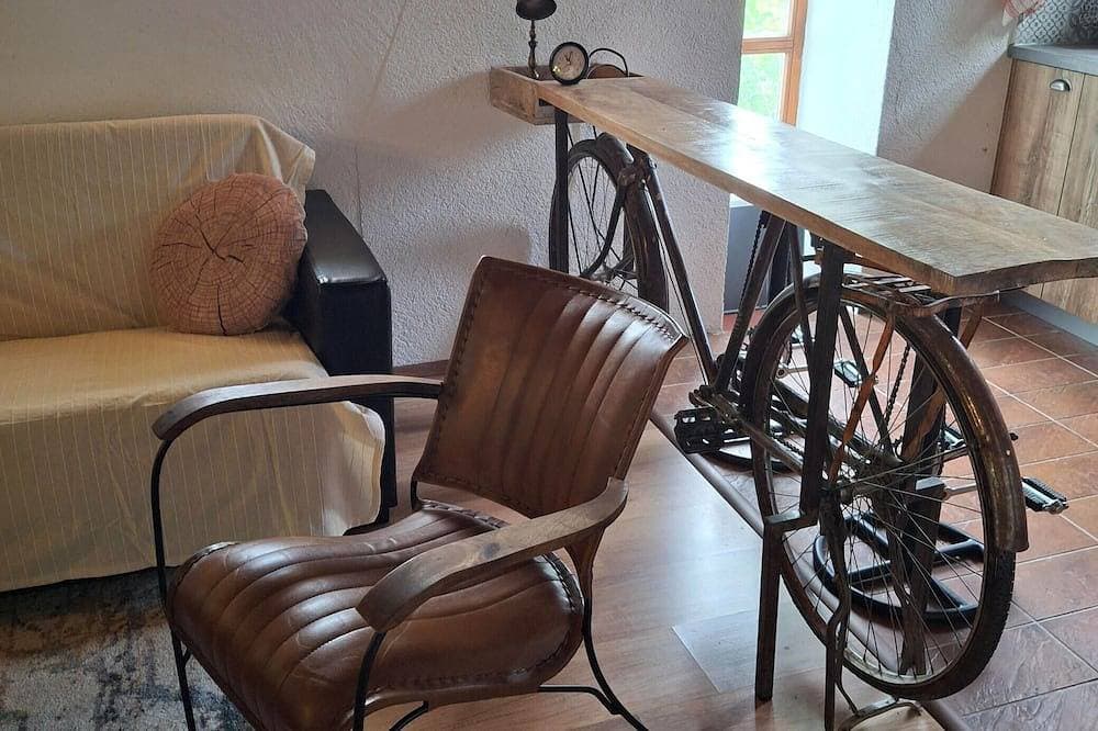 Foto 4 von 18: Holiday Home Nadira - Two Bedroom Apartment