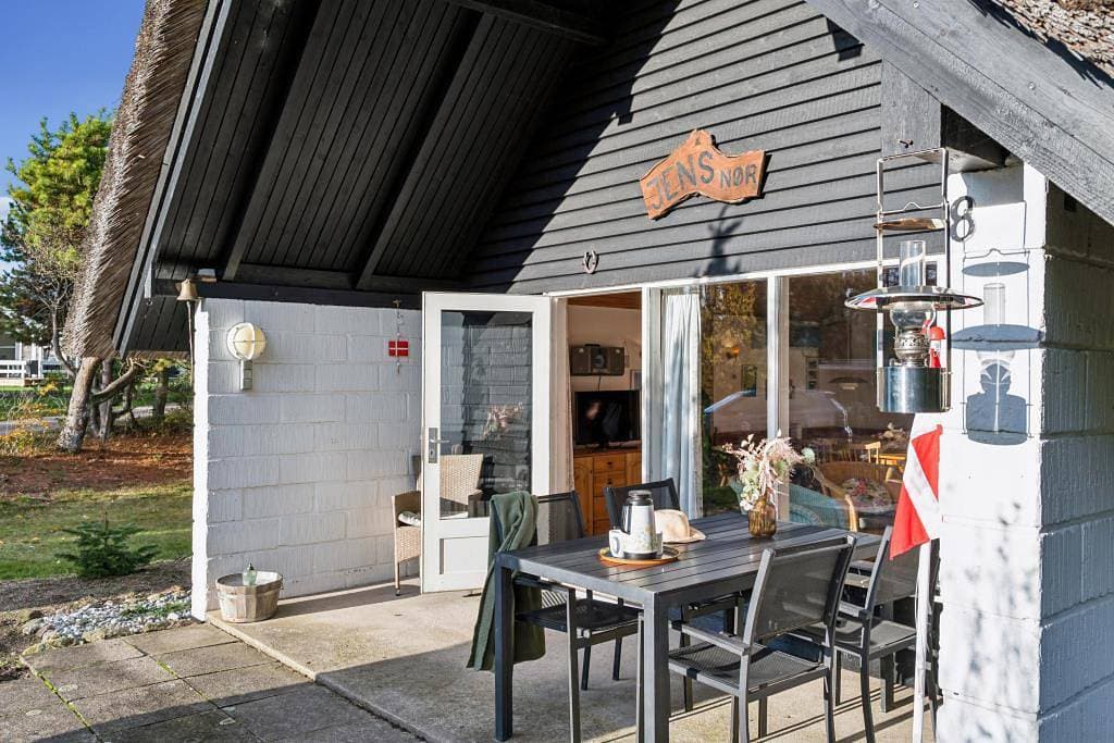 Foto 2 von 18: Authentisches Ferienhaus mit Reetdach und eingezäuntem Grundstück bei Ebeltoft