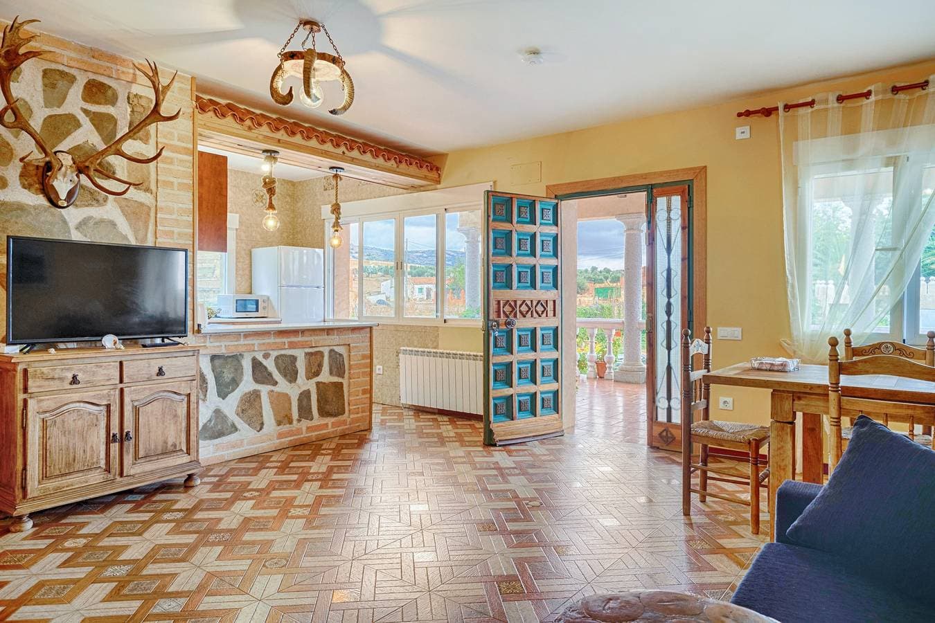 Foto 4 von 20: Geräumige Villa mit Pool in Porzuna - 90 m² und Bergblick