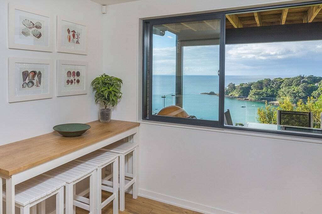Foto 13 von 18: Neue moderne Wohnung mit Blick auf die Bucht von Hekerua