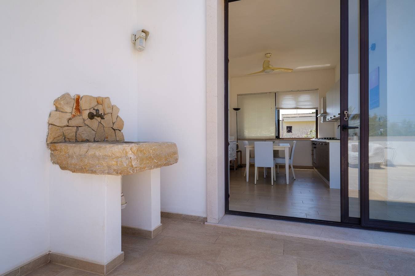 Foto 6 von 22: Ferienwohnung 'Villa Scoglio' nahe dem Meer mit Garten und privater Terrasse