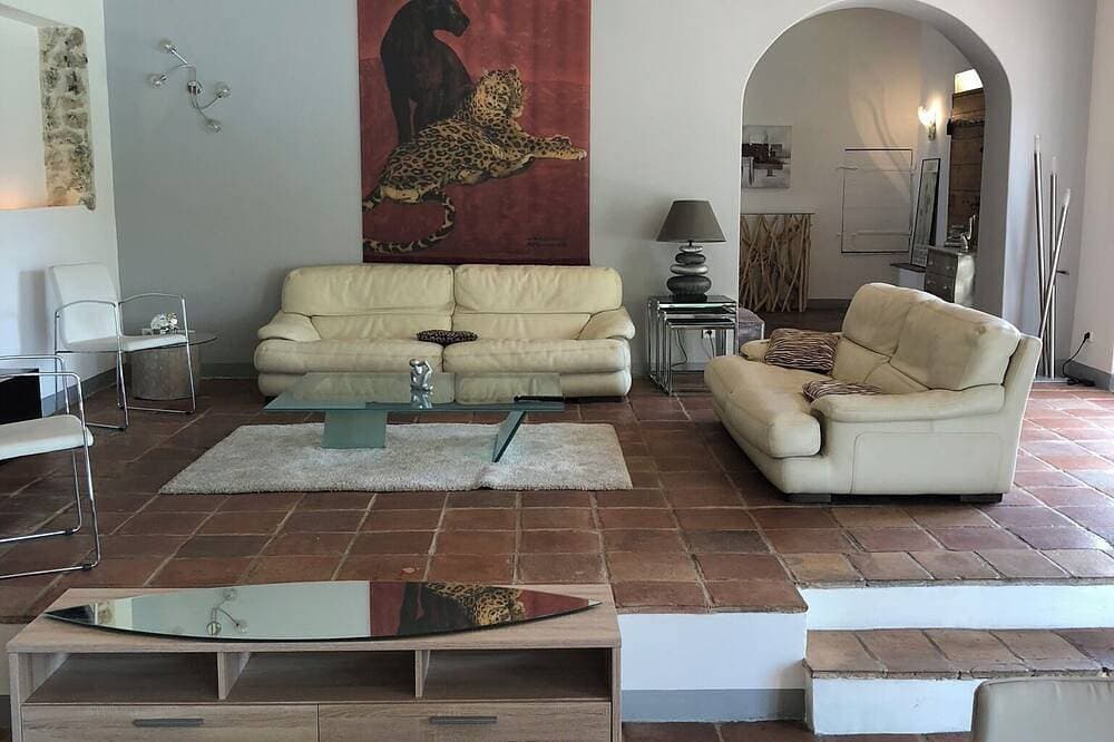 Foto 4 von 30: Exceptional And Rare, 15 km from Marseille, Be 3 km From Aubagne, Mas De Standing
