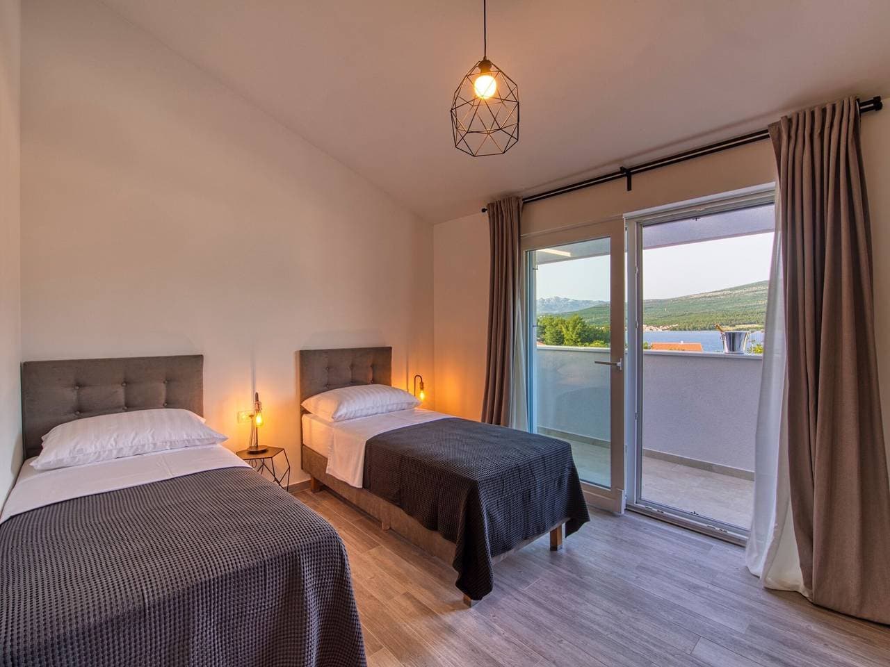 Foto 7 von 40: Villa in Pridraga mit Pool am Meer