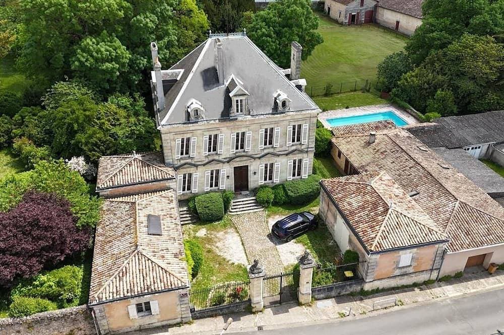 Clos Peyredoulle: 4-star hotel with a pool, billiards, and grounds 1