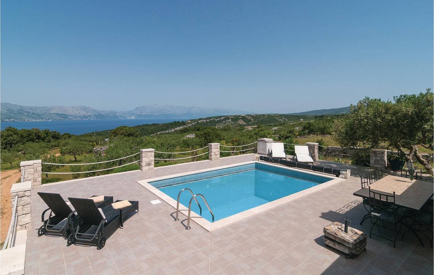 Foto 3 von 38: Gemütliche Ferienwohnung mit Pool, Terrasse und 2 km Entfernung zum Strand