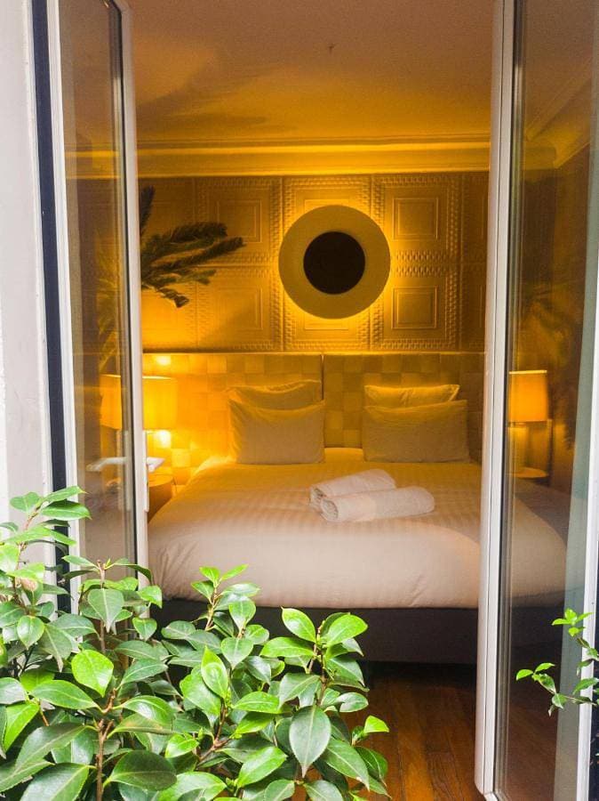 Pic de Nôtre Dame, Charming Suites Paris 1