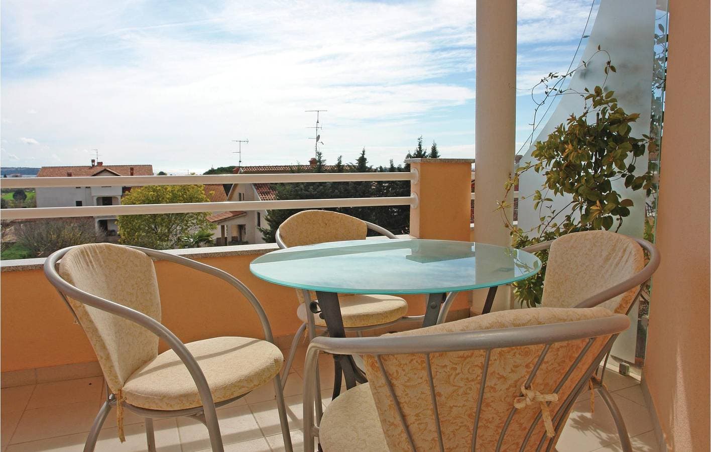Foto 3 von 25: Apartment mit Meerblick, Pool, Terrasse und Parkplatz – 700 m vom Strand entfernt