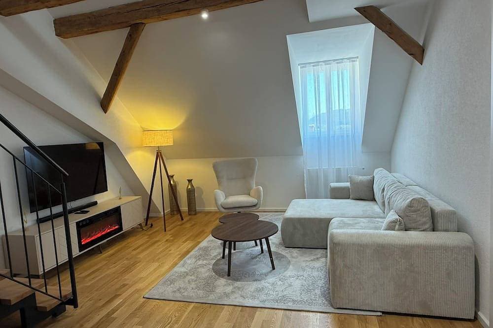 Schloss Espasingen am Bodensee | Ferienwohnung Hans v. Schellenberg Maisonette 1