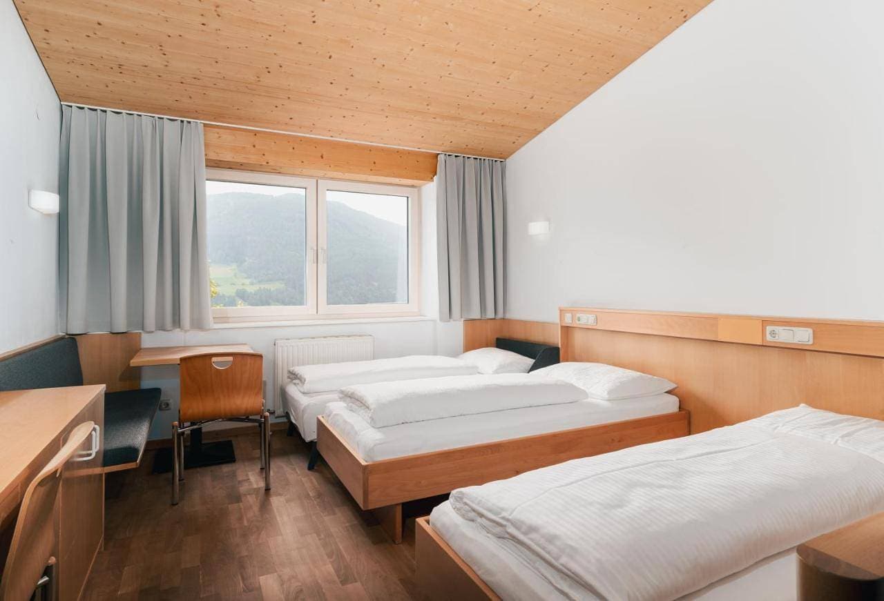 Foto 2 von 10: Twin Room with Extra Bed